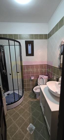 Casă individuală cu 5 camere cu Canalizare în Sud
