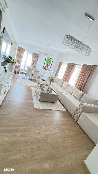 Casă cu 4 camere cu Teren 550 Mp în Central