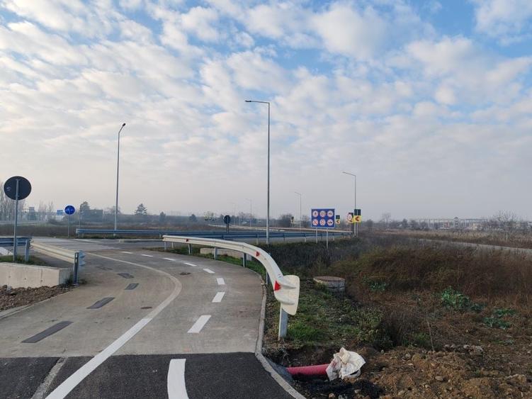 Teren de 4250 mp, în Vest