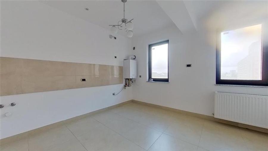 Apartament cu 3 camere decomandat, mobilat în Tractorul