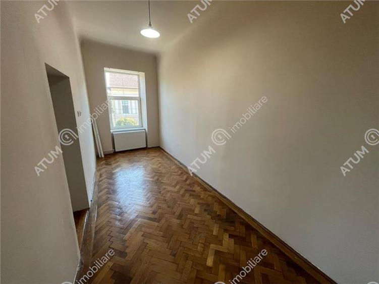 Apartament cu 2 camere semidecomandat, mobilat în Cisnădie