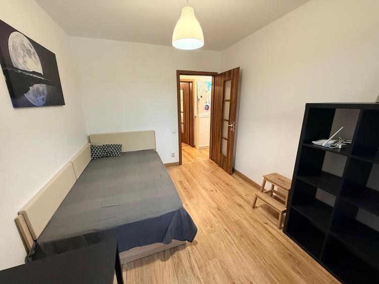 Apartament cu 3 camere semidecomandat în Drumul Taberei
