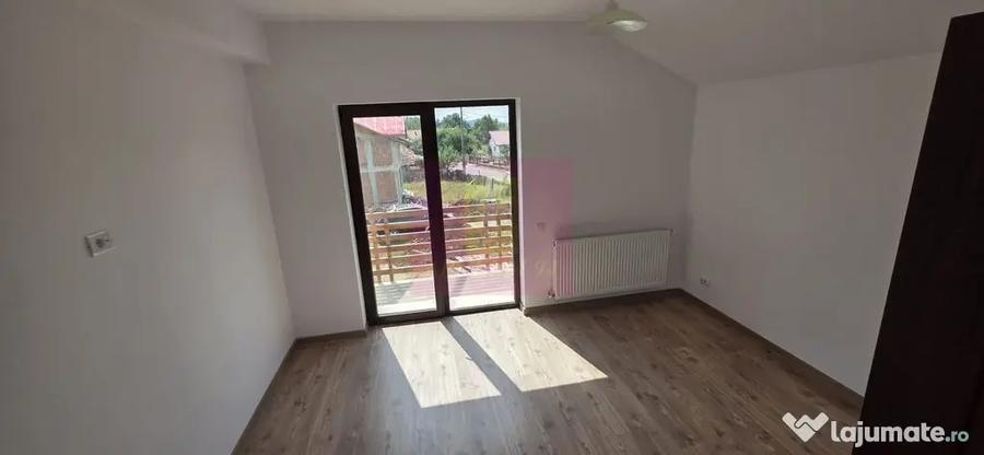 Vila cu 4 camere de vanzare in Brebu - Brebu (Prahova) - 10