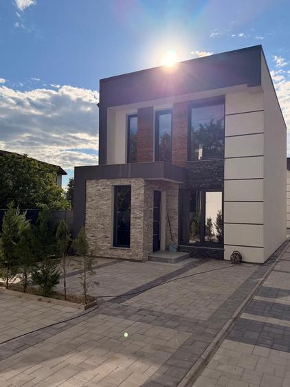 Casă cu 4 camere în Central