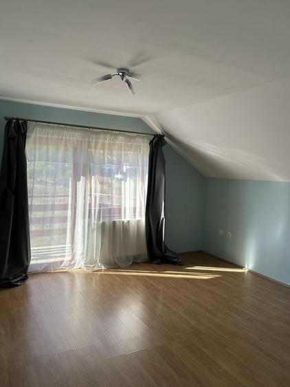 Casă cu 4 camere cu Teren 410 Mp în Florești
