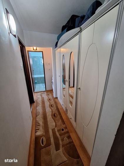 Apartament cu 3 camere decomandat în Ostroveni