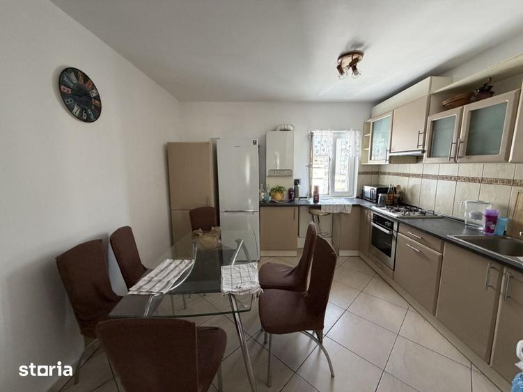 Apartament cu 4 camere în Mărăști