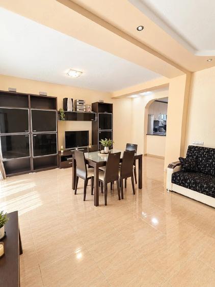 Casă cu Teren 240 Mp în Central