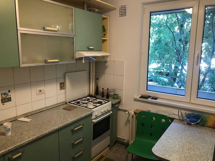 Apartament cu 2 camere semidecomandat în Berceni