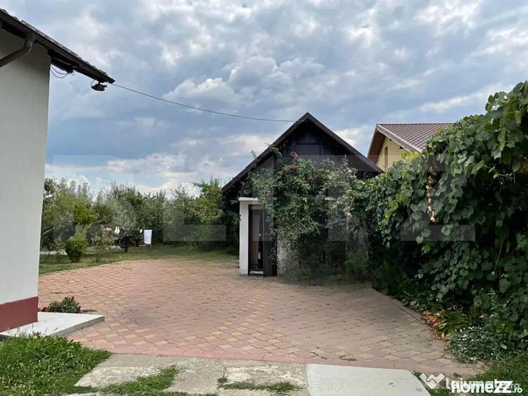 Casă cu 7 camere cu Teren 3000 Mp în Central