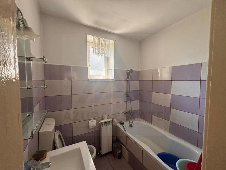 Casă individuală cu 3 camere cu Canalizare în Central