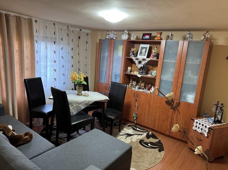 Casă cu 4 camere în Ceauru