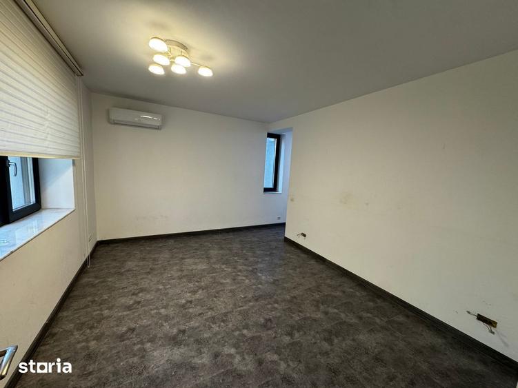 Spațiu comercial, de 270 mp, în Centrul Civic
