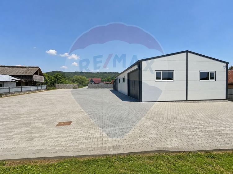 Spațiu industrial, de 255 mp, în Vest