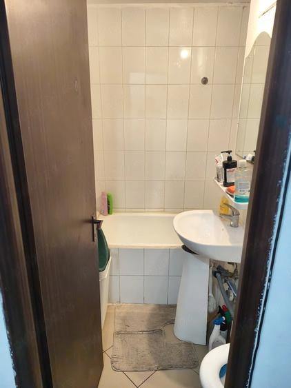 Apartament cu 4 camere decomandat în Doamna Ghica