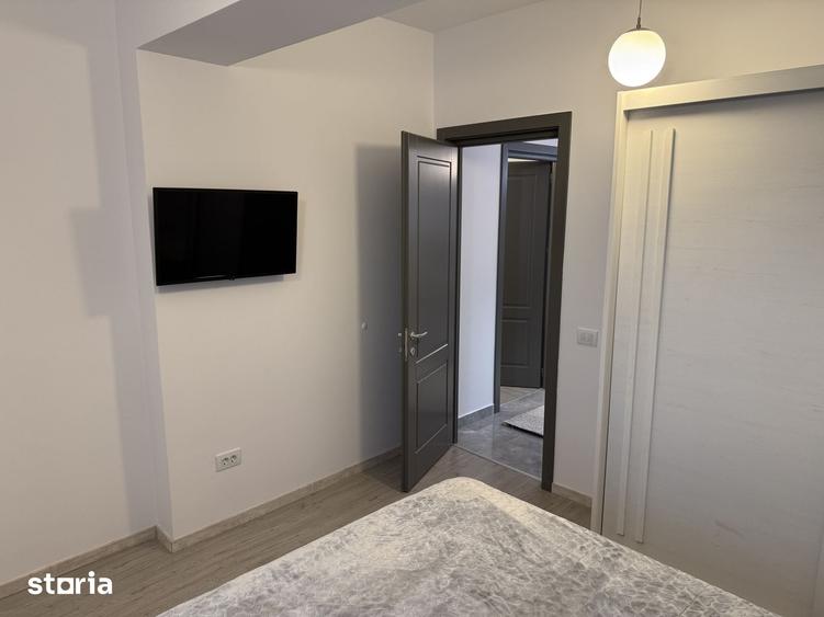 Apartament cu 3 camere în Podu Roș