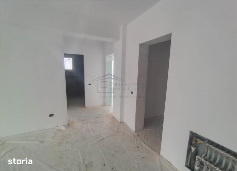 Apartament cu 3 camere decomandat în Șcheia