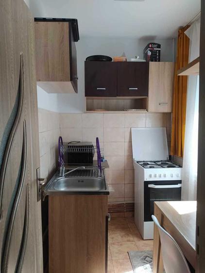 Dau in chirie garsoniera zona Zorilor imediat ocupabil. - 2