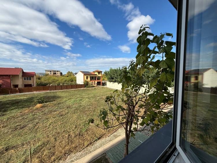 Apartament cu 4 camere decomandat în Băneasa