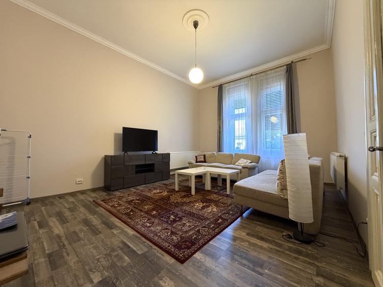 Apartament cu 3 camere circular, mobilat în Sinaia