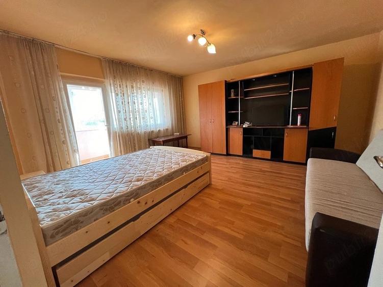 Garsonieră decomandată în Mehala