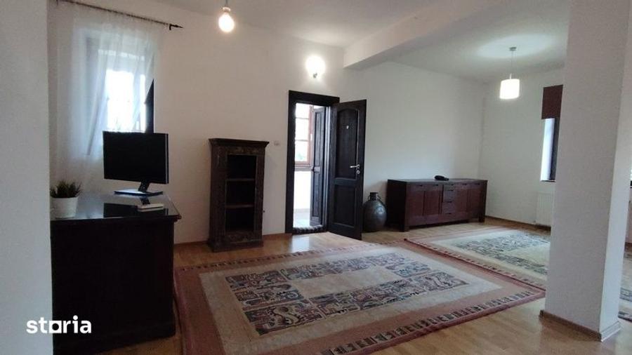 Apartament cu 5 camere decomandat în Iancului