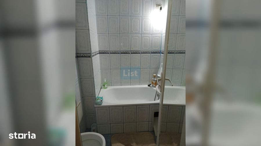 Apartament cu 4 camere decomandat în Micro 40