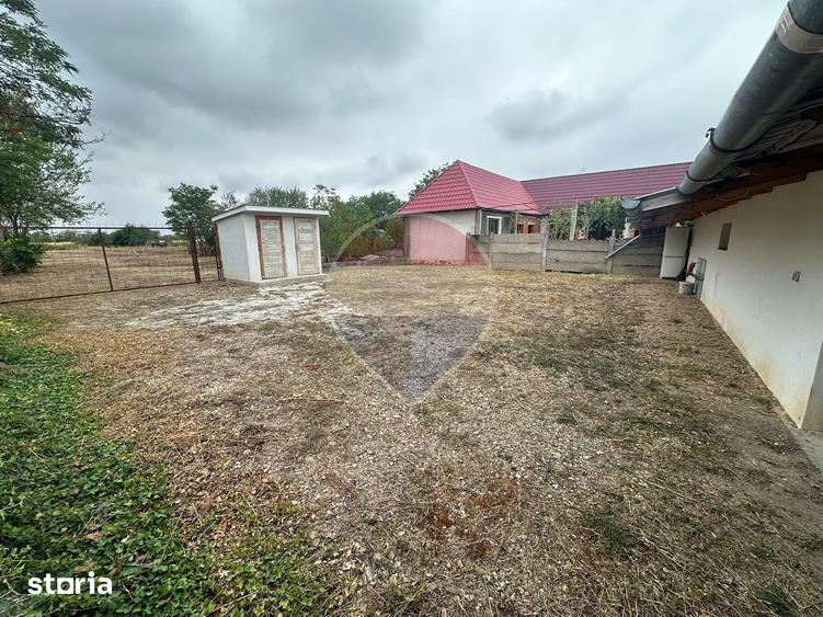 Casă cu 4 camere cu Teren 2442 Mp în Căpâlna