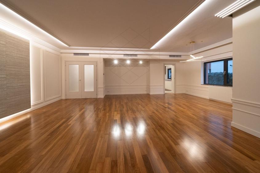 Apartament cu 4 camere decomandat, mobilat în Dorobanți