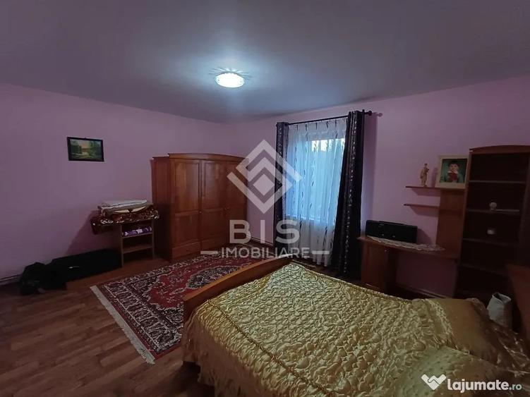 Casă cu 5 camere cu Teren 2194 Mp în Caila