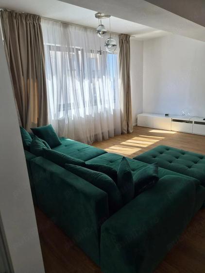 Apartament cu 3 camere semidecomandat în Băneasa