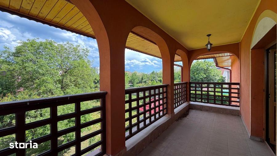 Casă cu Teren 2381 Mp în Berceni