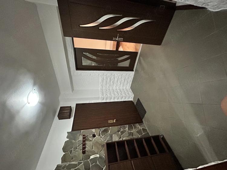 Inchiriez apartament cu 2 camere decomandat str Magheru etaj 1 - 5