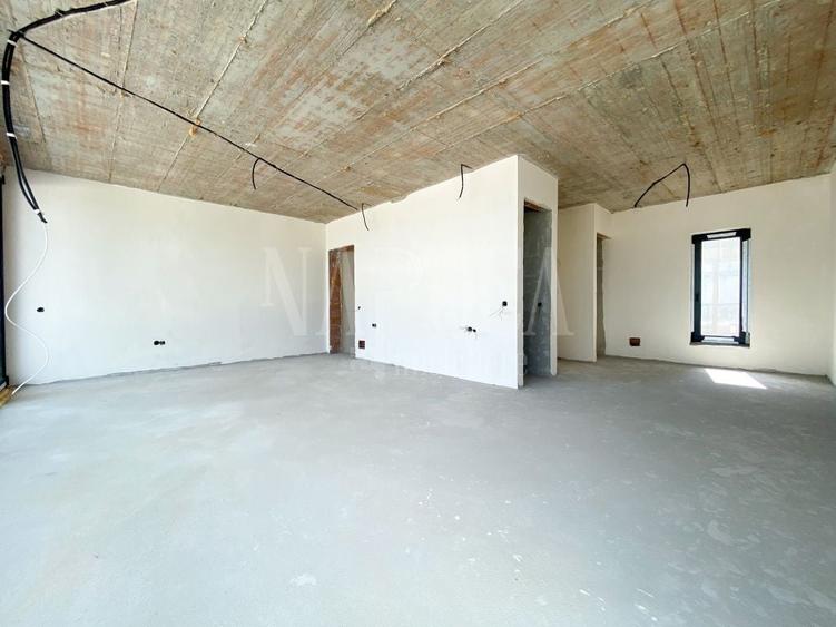Duplex cu 5 camere cu Canalizare în Europa