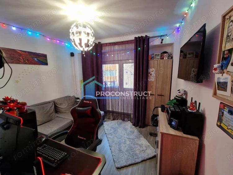 Apartament cu 5 camere nedecomandat, mobilat în UMT