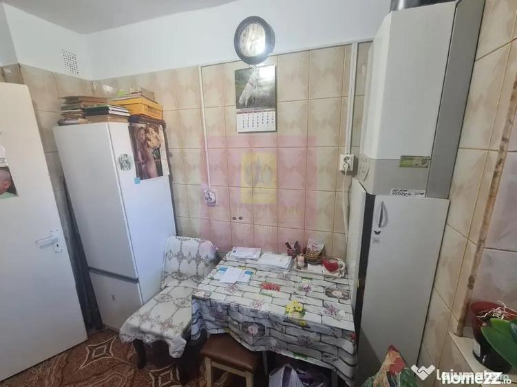 Apartament cu 3 camere decomandat în Câmpina
