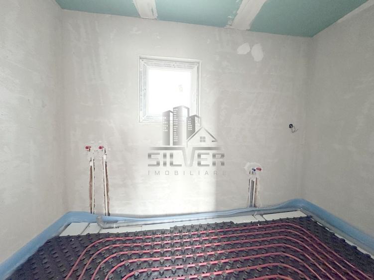Duplex cu 5 camere cu Canalizare în Chinteni