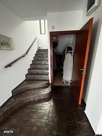 Casă cu 5 camere cu Teren 602 Mp în Clinceni