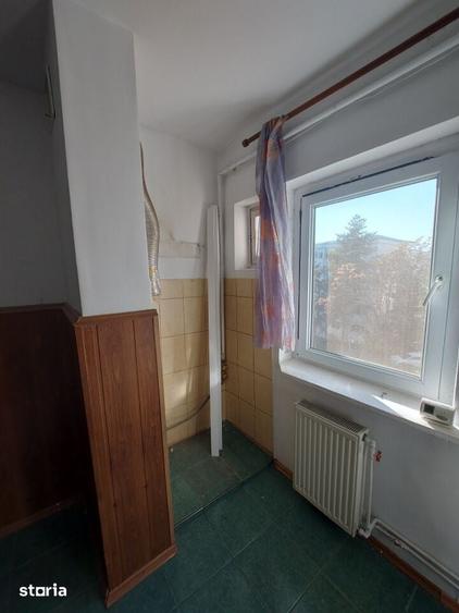 Apartament cu 3 camere în Calea București