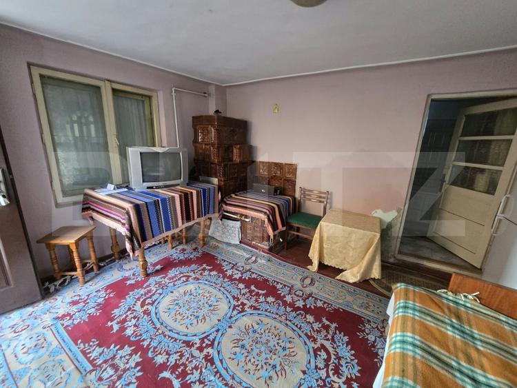 Casă individuală cu 5 camere cu Canalizare în Teiș