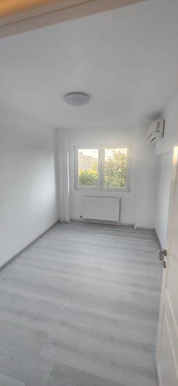 Apartament cu 3 camere decomandat în Lujerului