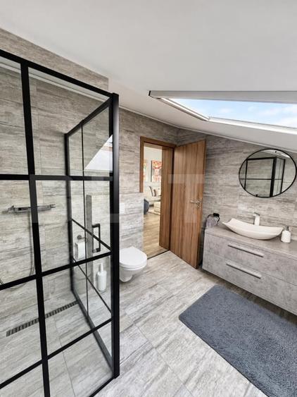 Apartament cu 4 camere decomandat, mobilat în Florilor