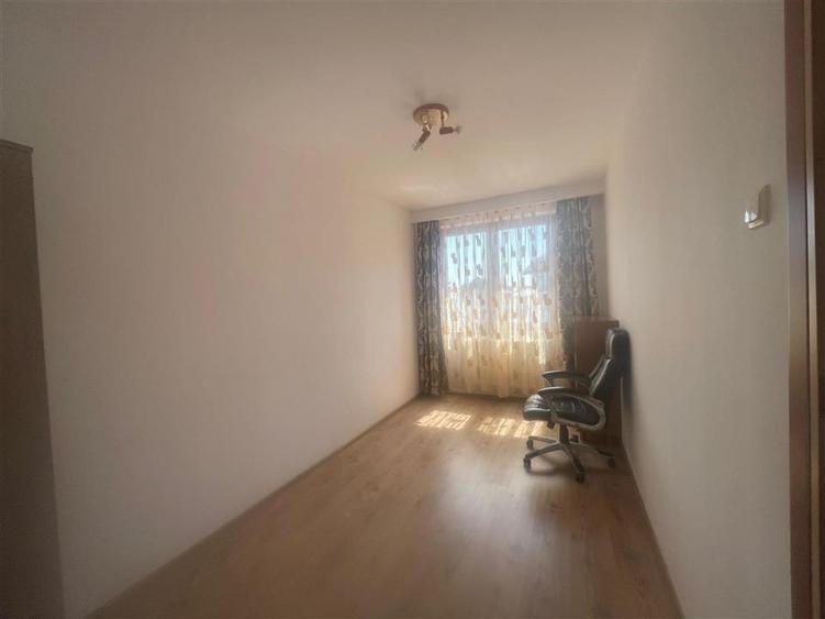 Apartament cu 3 camere semidecomandat în Ultracentral