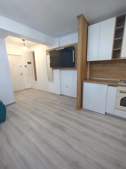 Apartament cu 2 camere semidecomandat în Micro 17