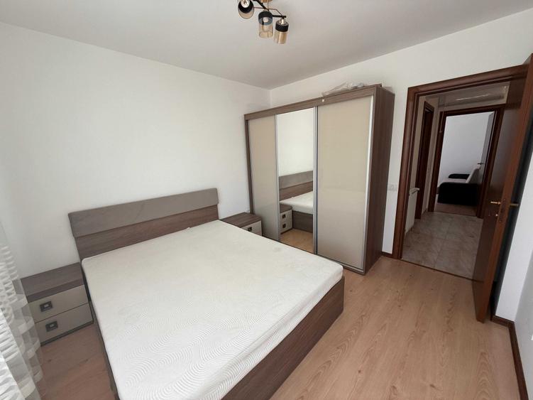 Proprietar inchiriez apartament 3 camere - 3