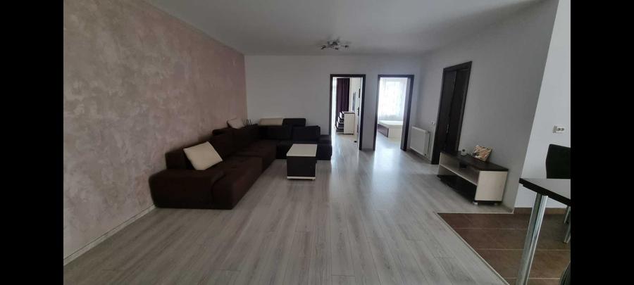 Apartament cu 3 camere decomandat în Florești