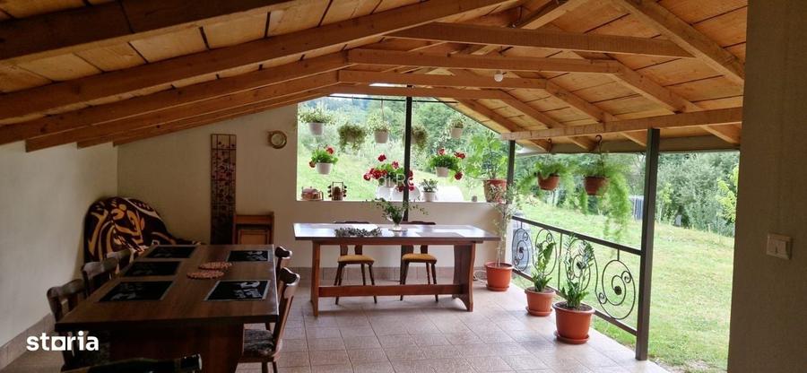 Casa si teren potential turistic Slatioara-Suceava