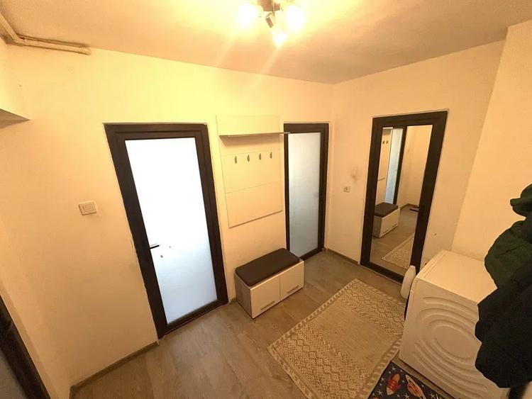 Apartament cu 2 camere decomandat, mobilat în Dacia