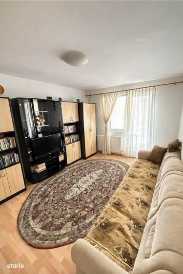 Apartament cu 3 camere decomandat în Calea București
