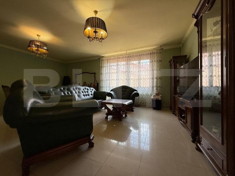Casă individuală cu 10 camere cu Piscina în Iosefin